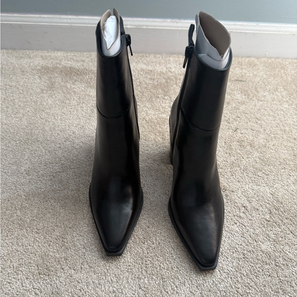 Steve Madden Black Size 8.5 Snip Toe boot